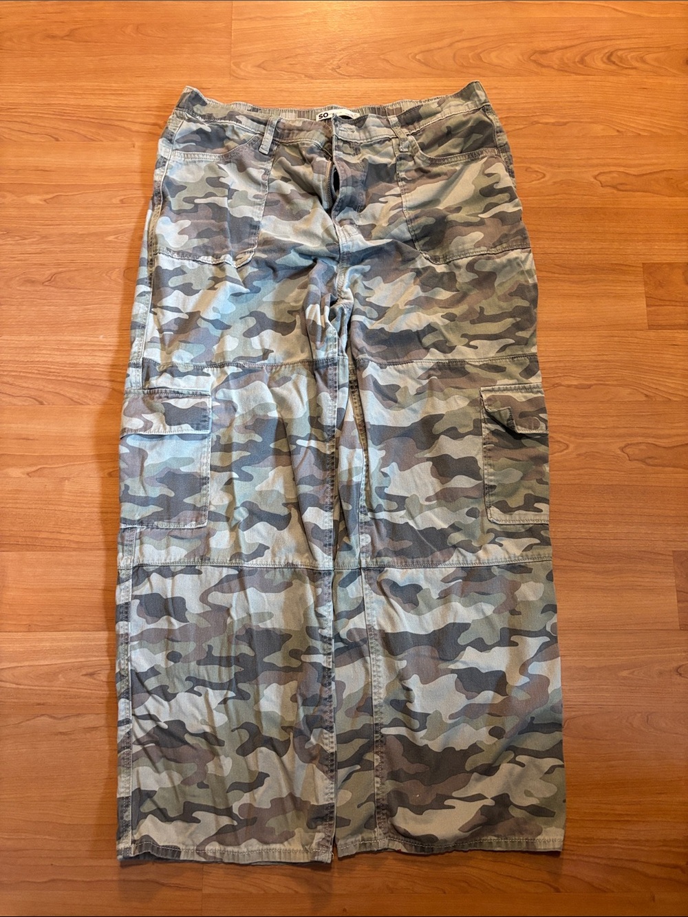 SO Women’s Camouflage Cargo Pants in Green and Brown